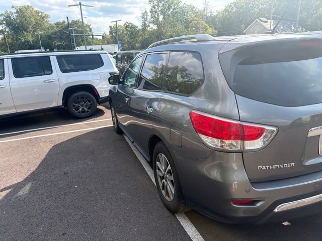 Used 2016 Nissan Pathfinder SV AWD/4WD image 5