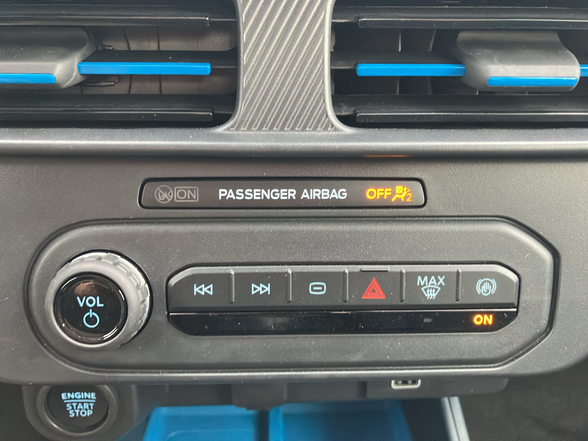 Used 2025 Ford Maverick XLT w/ Equipment Group 302A AWD/4WD image 21