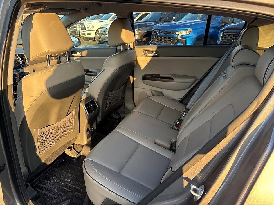 Used 2017 Kia Sportage EX image 9