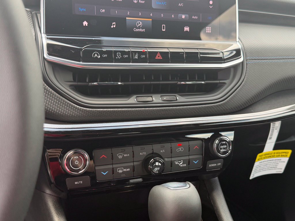 New 2026 Jeep Compass Latitude AWD/4WD image 24