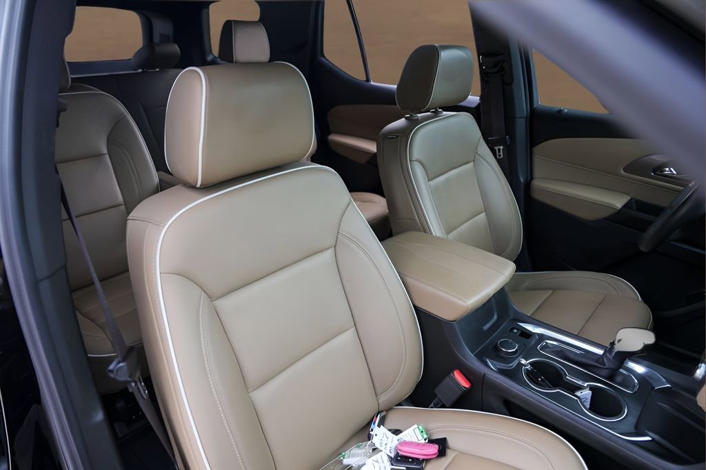 Used 2022 Chevrolet Traverse Premier FWD image 28
