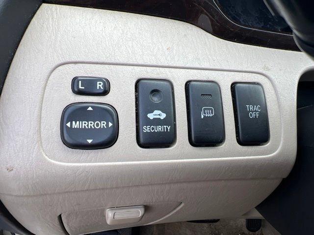 Used 2002 Toyota Highlander Limited w/ Leather Trim Pkg FWD image 10