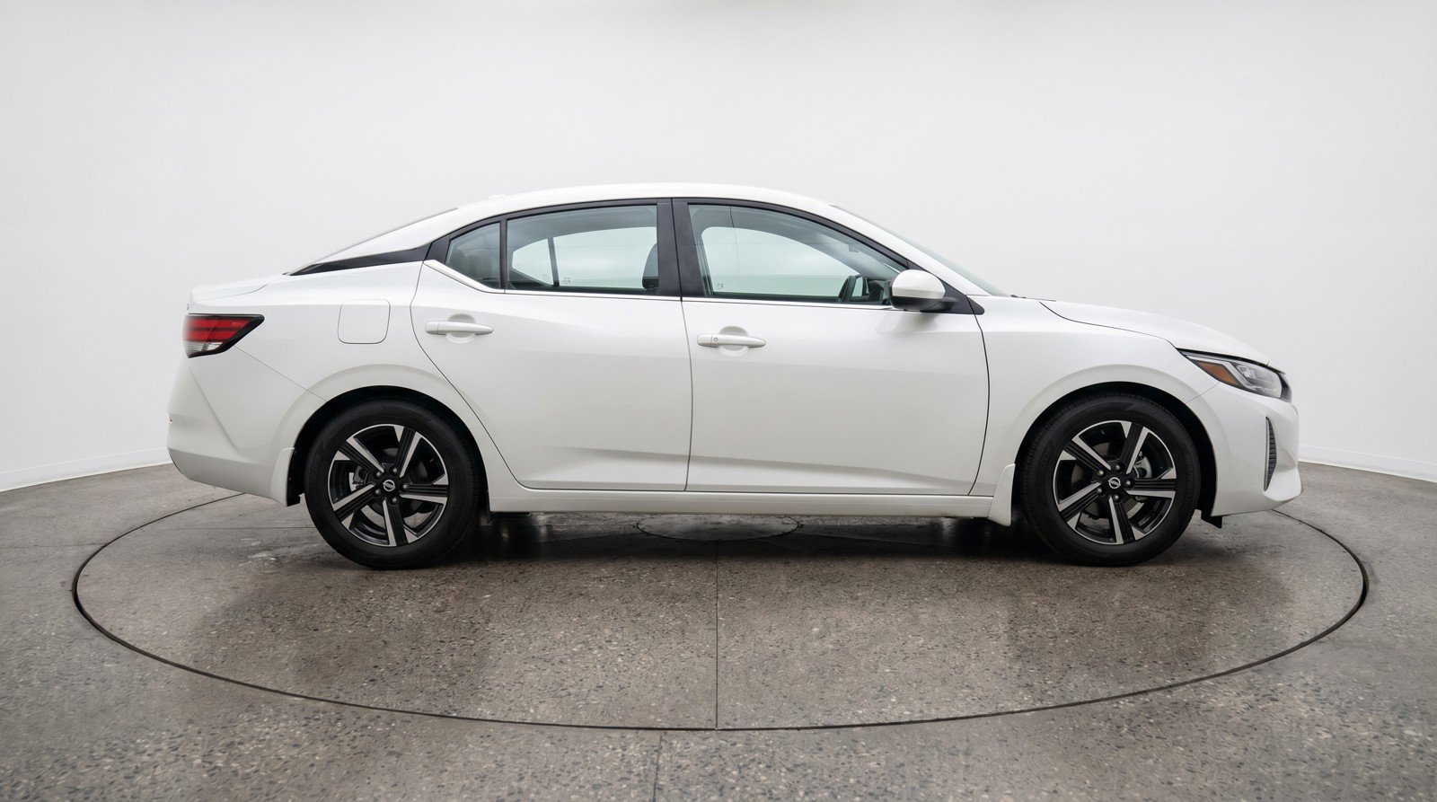 Used 2025 Nissan Sentra SV FWD image 11