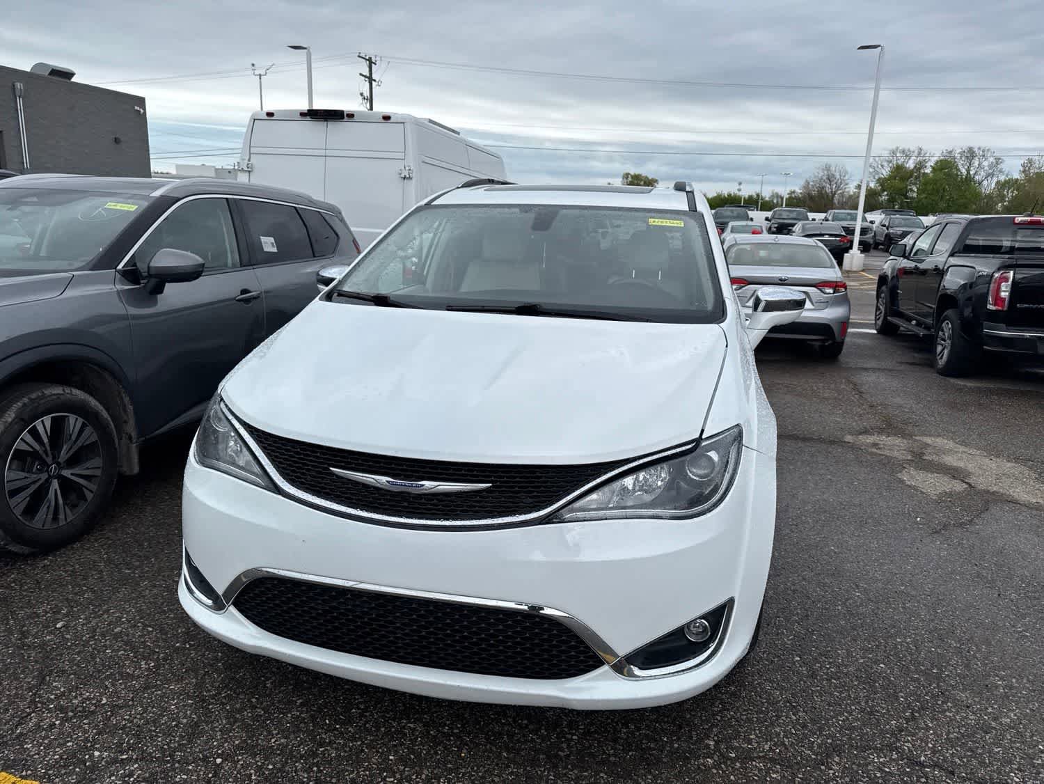 Used 2020 Chrysler Pacifica Limited FWD image 18