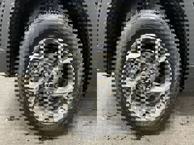 Certified 2025 Chevrolet Trax LT w/ LT Convenience Package image 32