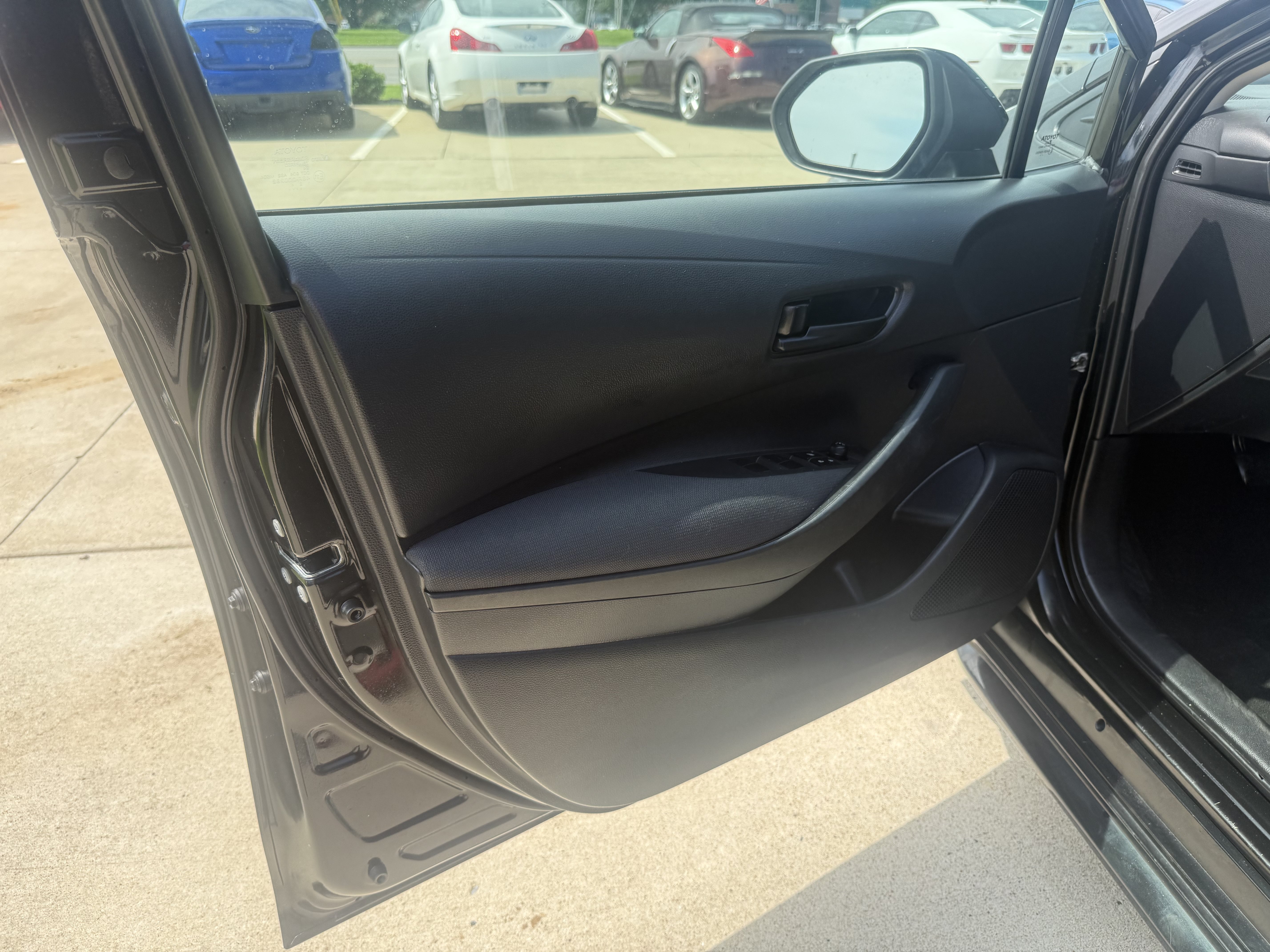Used 2022 Toyota Corolla LE FWD image 18