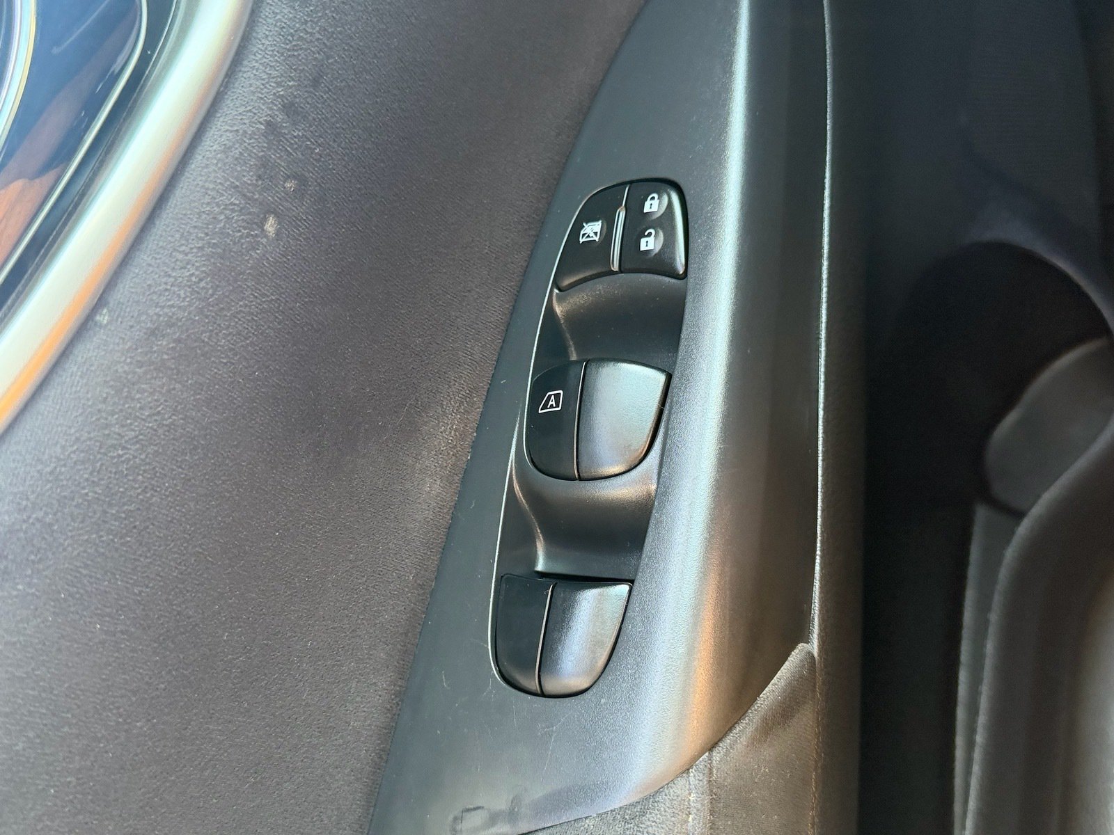 Used 2014 Nissan Sentra SR w/ SR Driver Package FWD image 36