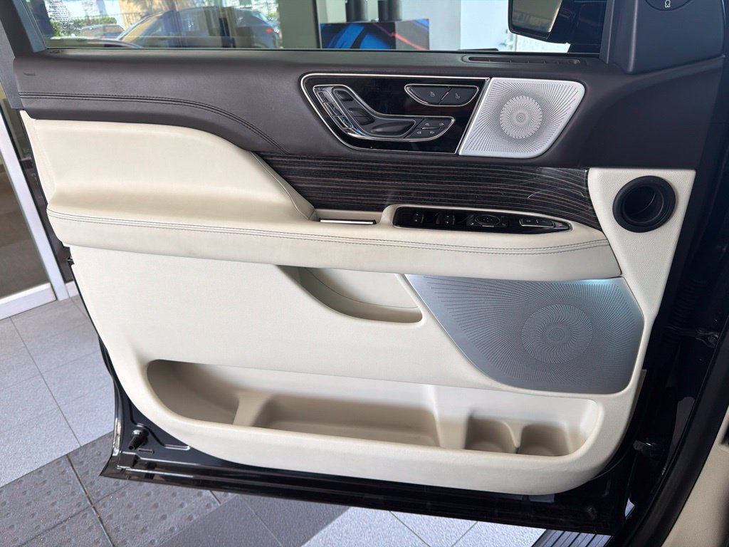 Used 2024 Lincoln Navigator Black Label AWD/4WD image 19