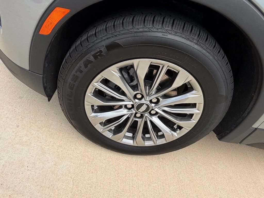 Used 2025 Cadillac XT4 Premium Luxury AWD/4WD image 11