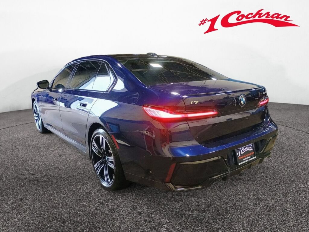 Used 2023 BMW i7 xDrive60 AWD/4WD image 18