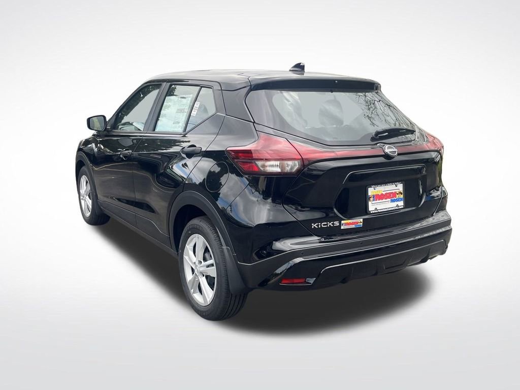 New 2025 Nissan Kicks Play S image 3