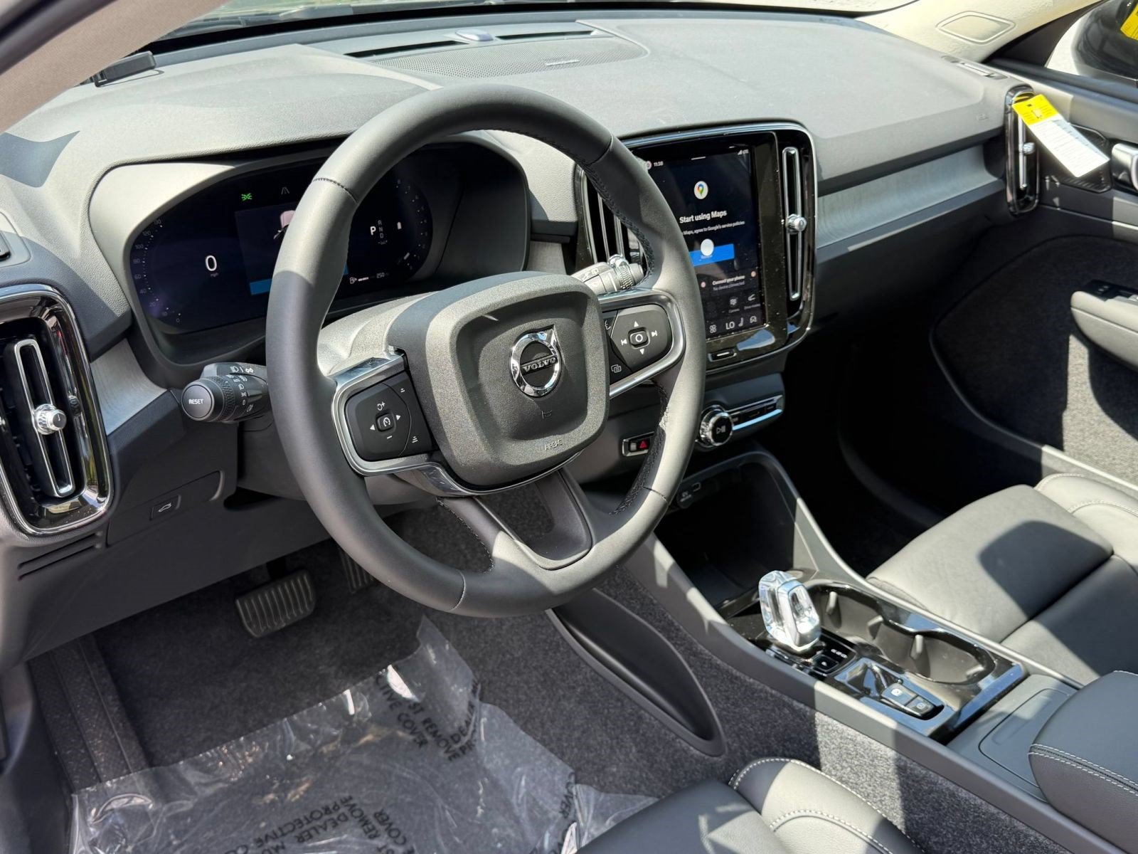 New 2026 Volvo XC40 B5 Plus w/ Climate Package AWD/4WD image 4