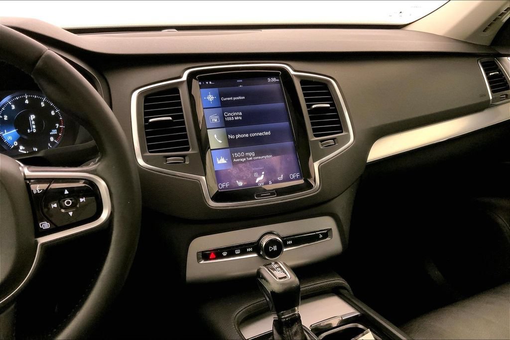 Used 2017 Volvo XC90 T6 Momentum w/ Vision Package AWD/4WD image 5