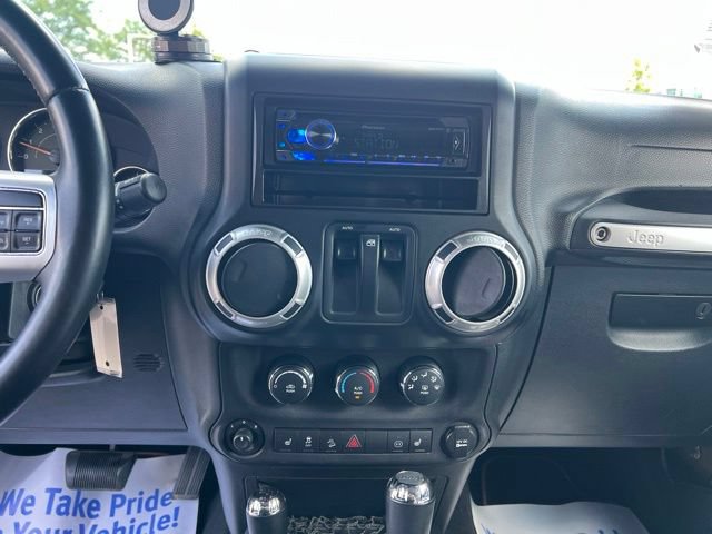 Used 2011 Jeep Wrangler Sahara w/ Connectivity Group AWD/4WD image 16