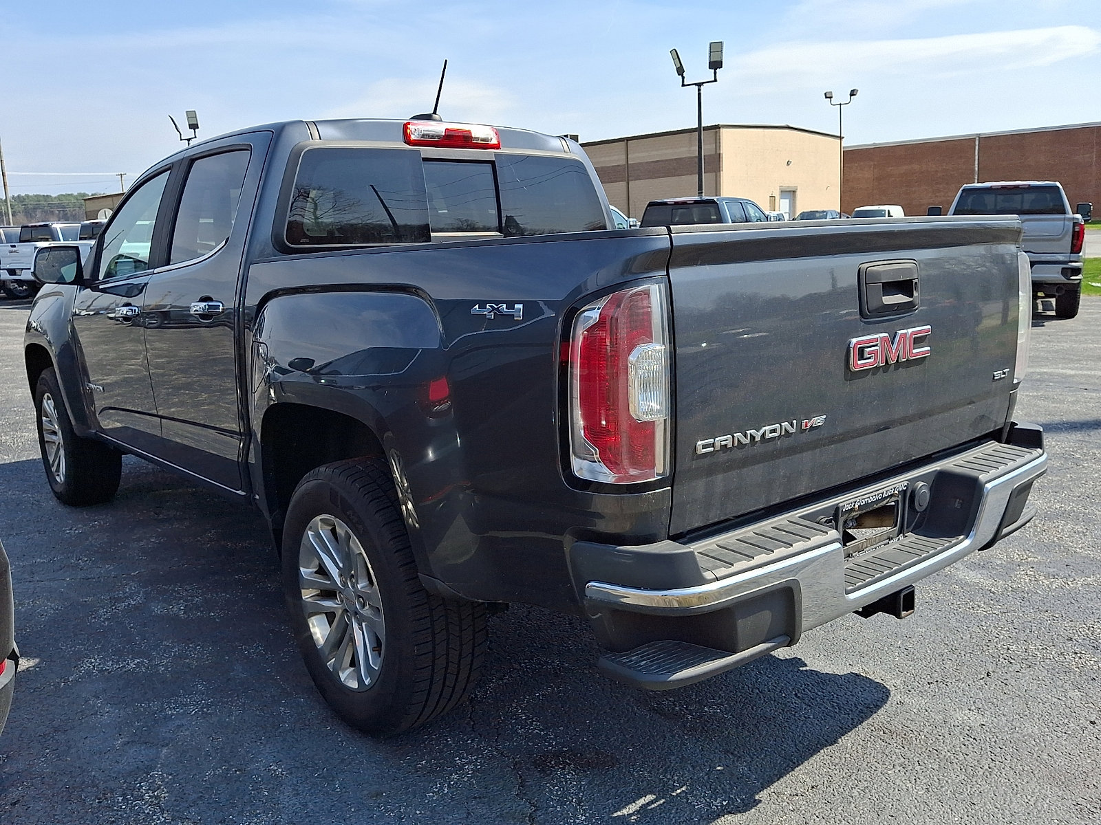 Used 2017 GMC Canyon SLT w/ Driver Alert Package image 5