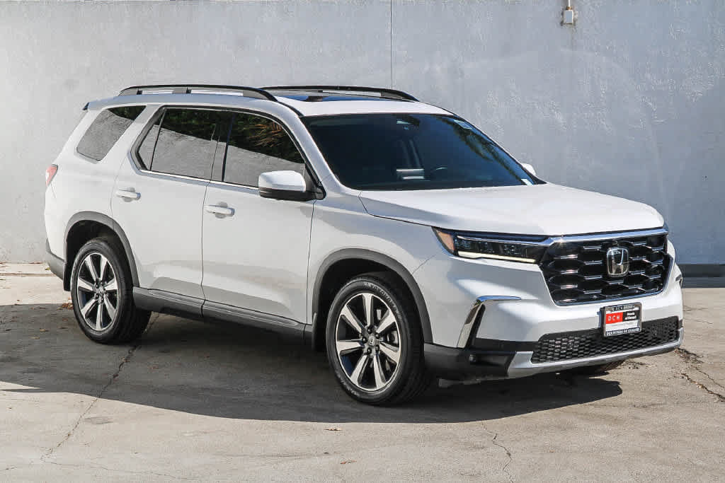 Used 2023 Honda Pilot Elite image 3