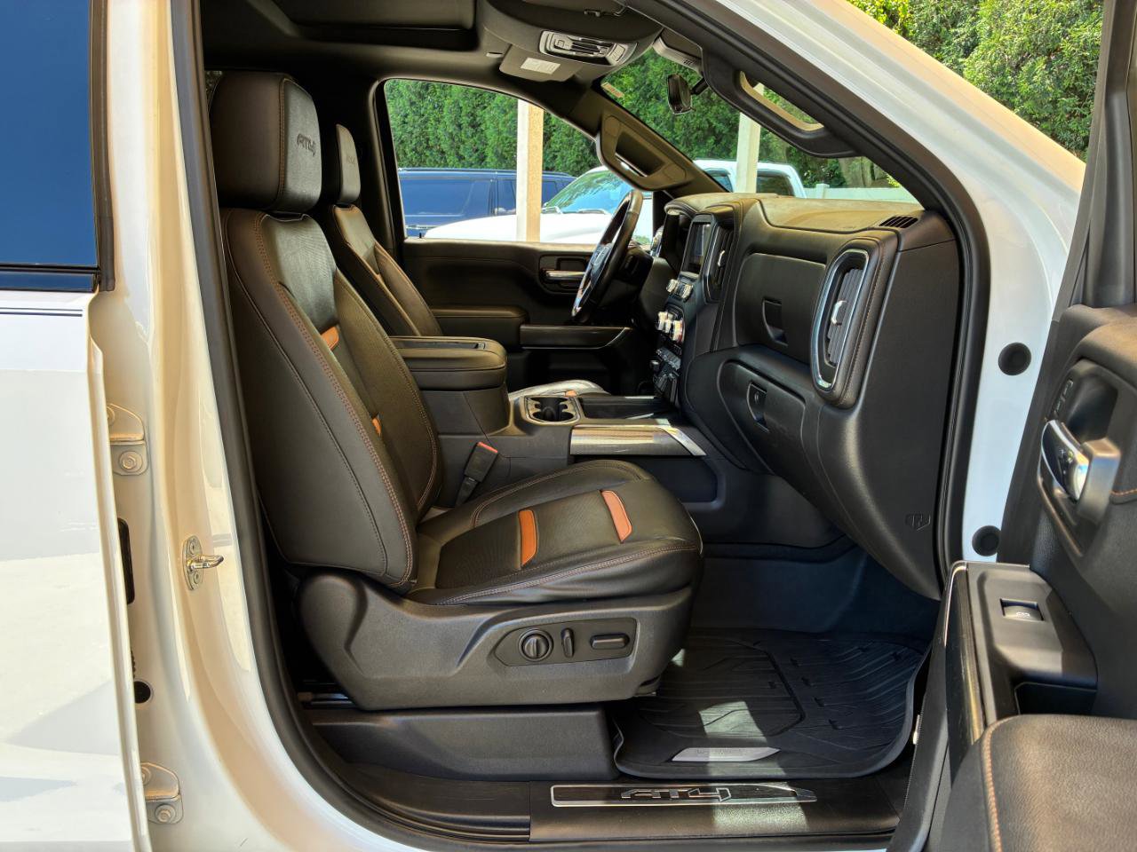 Used 2019 GMC Sierra 1500 AT4 w/ AT4 Premium Package AWD/4WD image 17