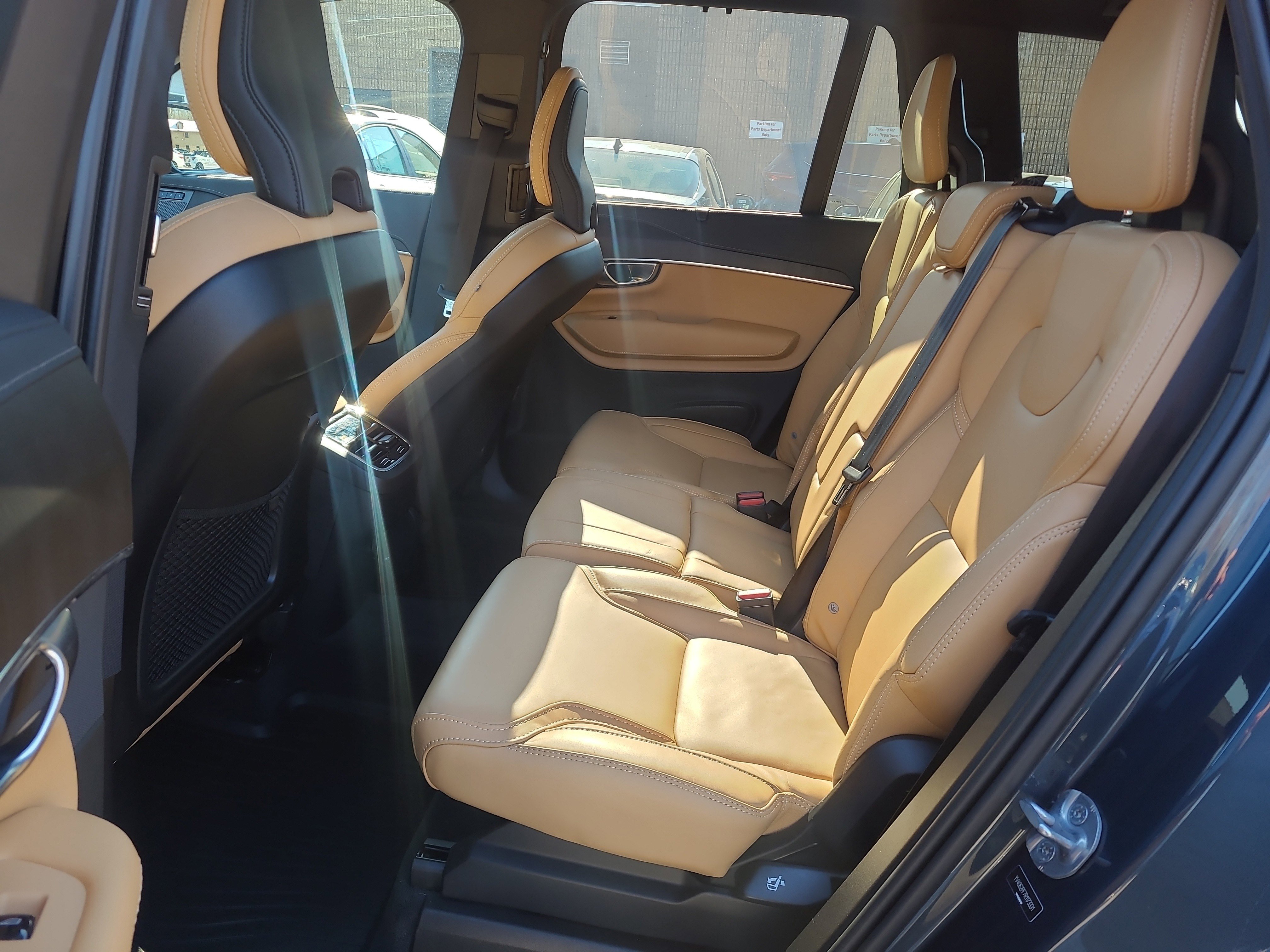 Used 2024 Volvo XC90 B6 Ultimate w/ Protection Package Premier image 29