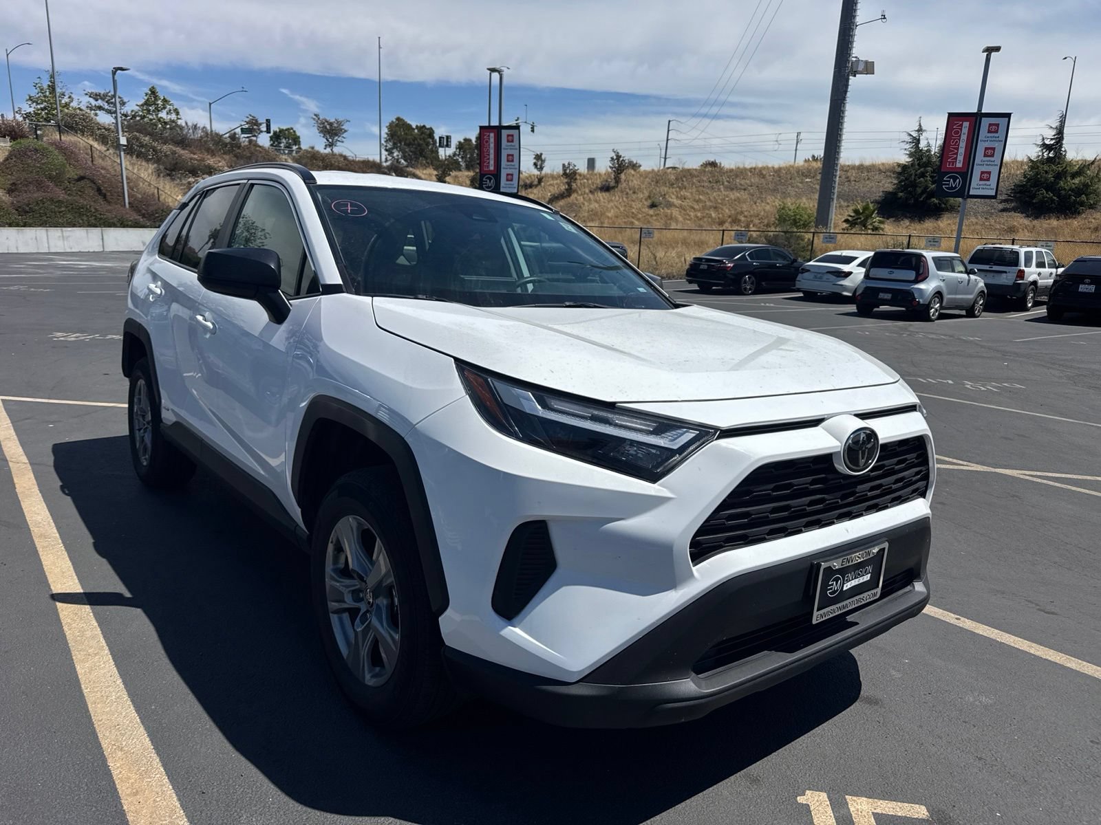 Certified 2025 Toyota RAV4 LE AWD/4WD image 1