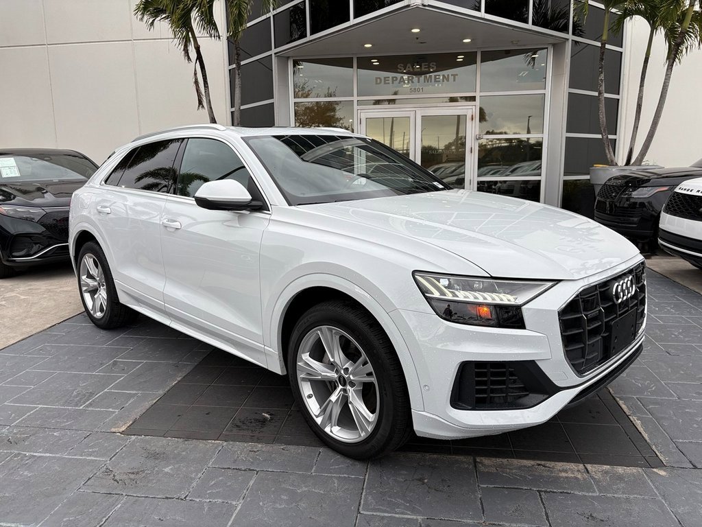 Used 2023 Audi Q8 Premium image 2