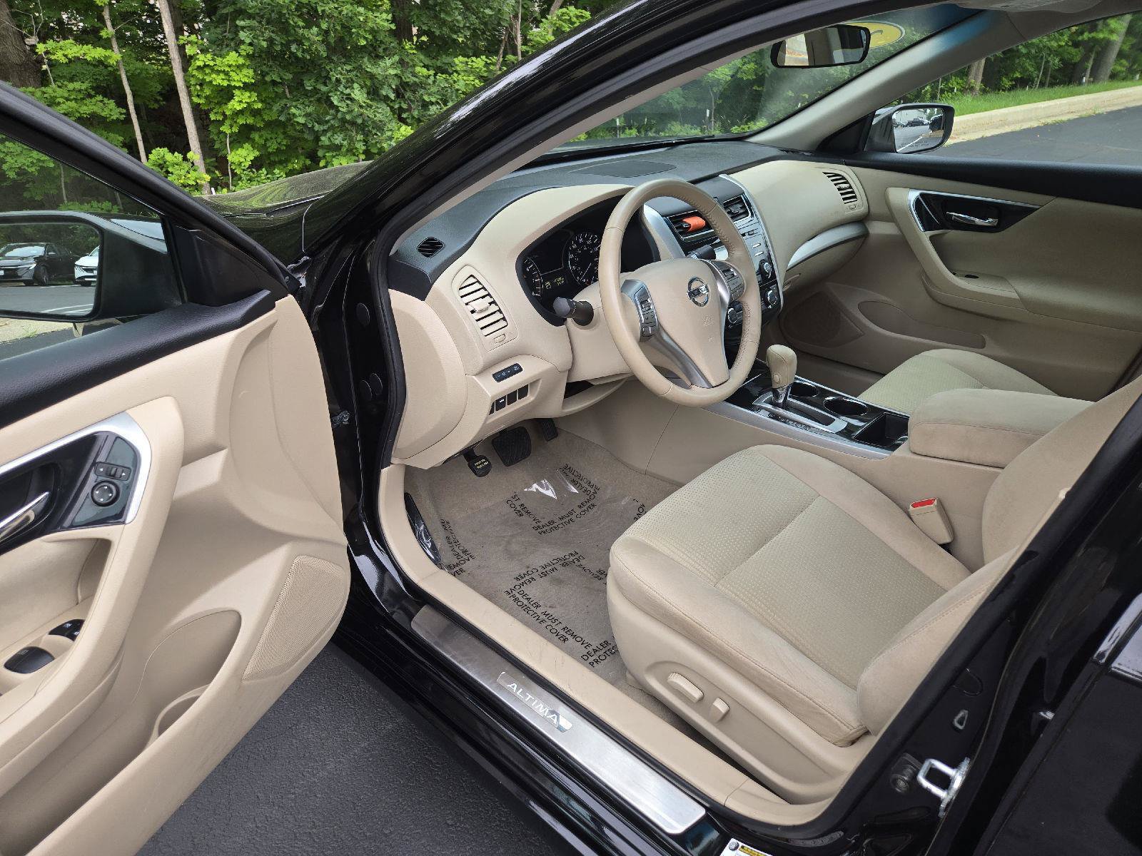 Used 2014 Nissan Altima 2.5 SV FWD image 11
