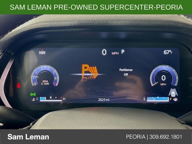 Used 2025 Jeep Grand Cherokee Altitude image 12