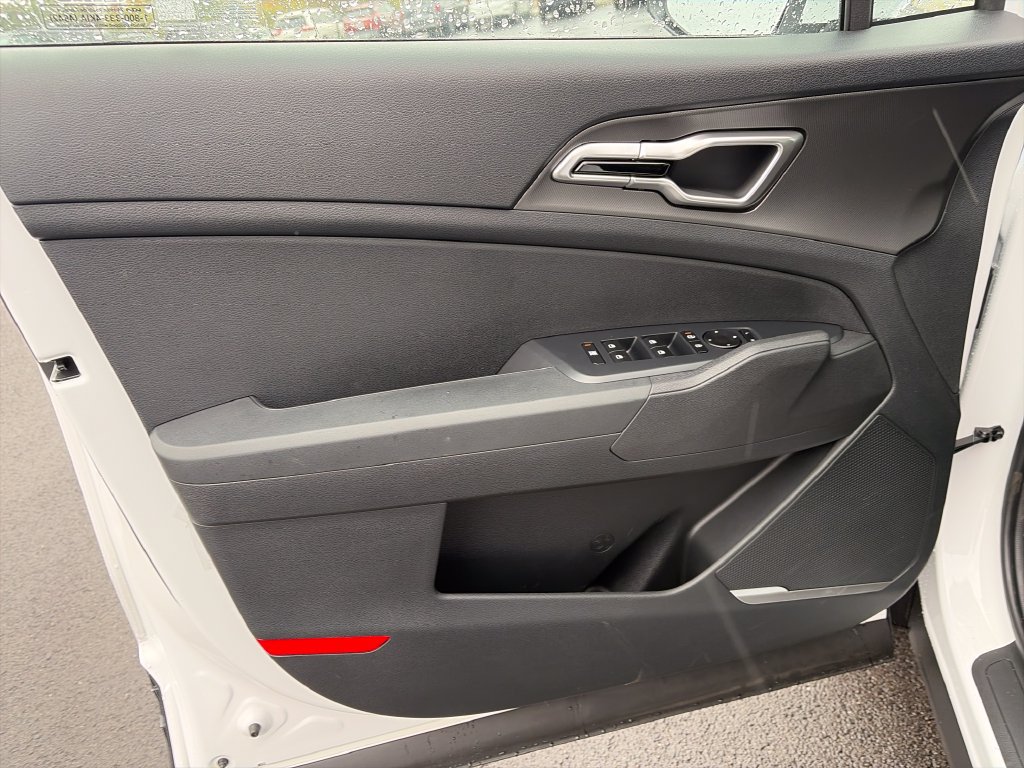 New 2027 Kia Sportage LX FWD image 15