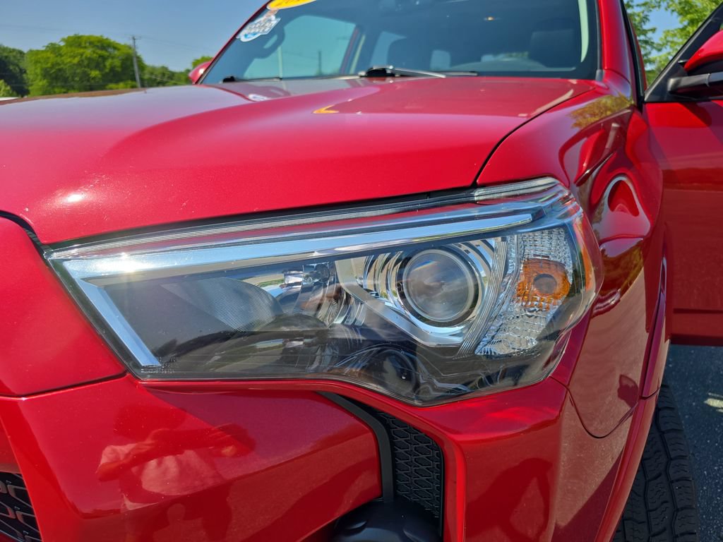 Certified 2019 Toyota 4Runner SR5 Premium AWD/4WD image 36