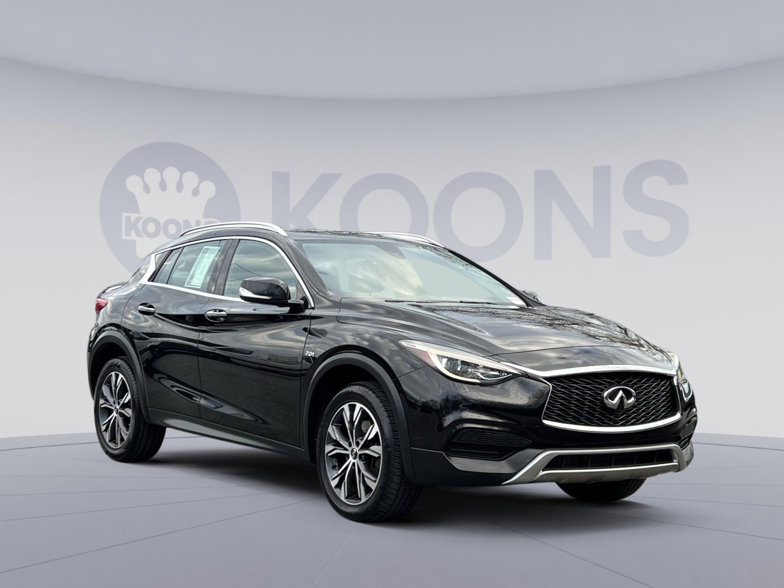 Used 2017 INFINITI QX30 AWD image 8