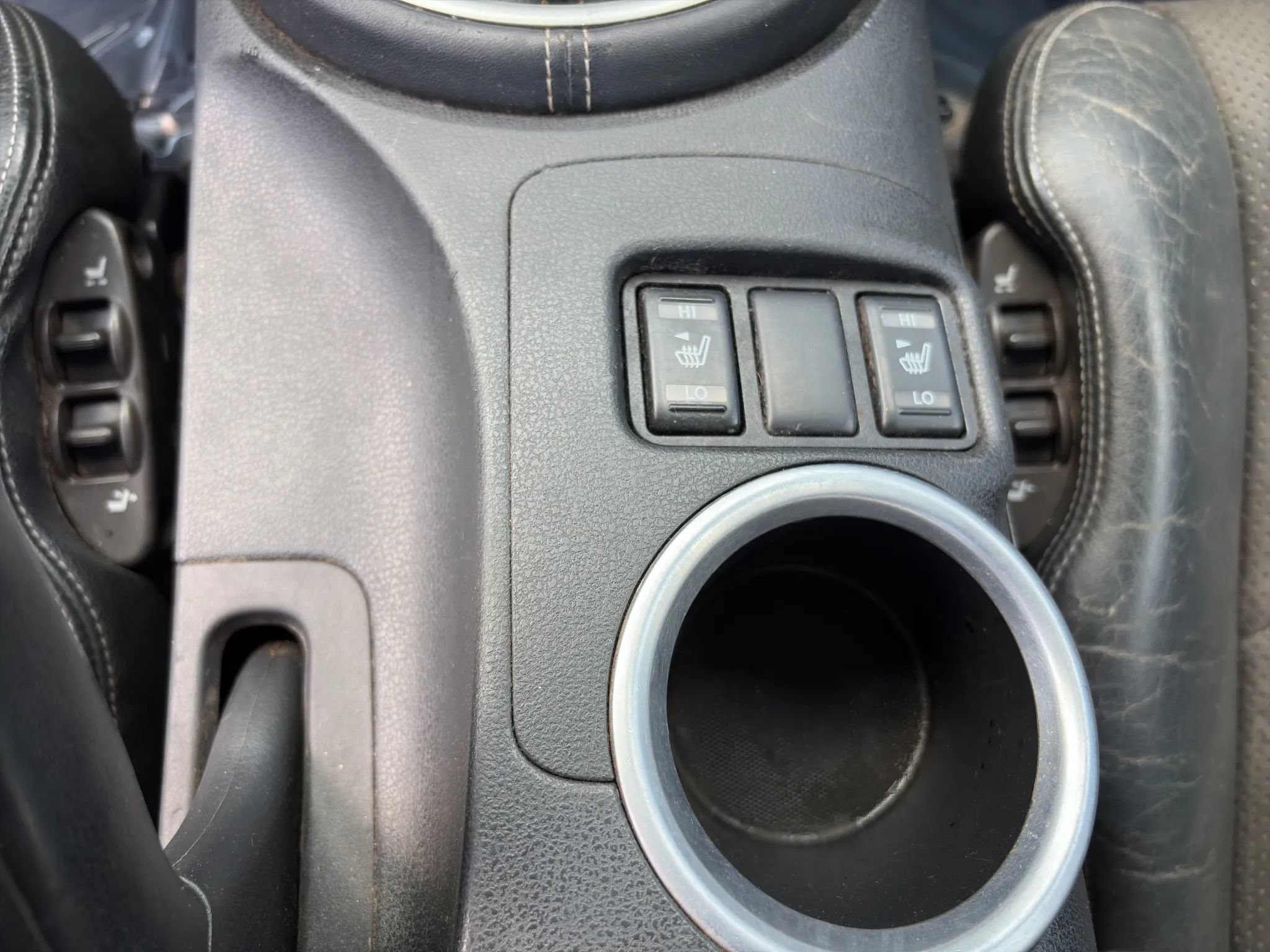 Used 2009 Nissan 370Z Touring RWD image 17