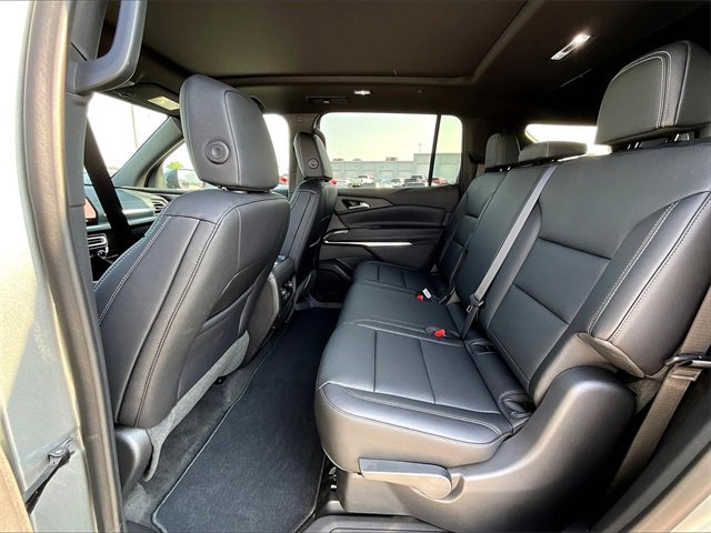 New 2025 Chevrolet Traverse LT w/ Sun and Wheel Package image 13
