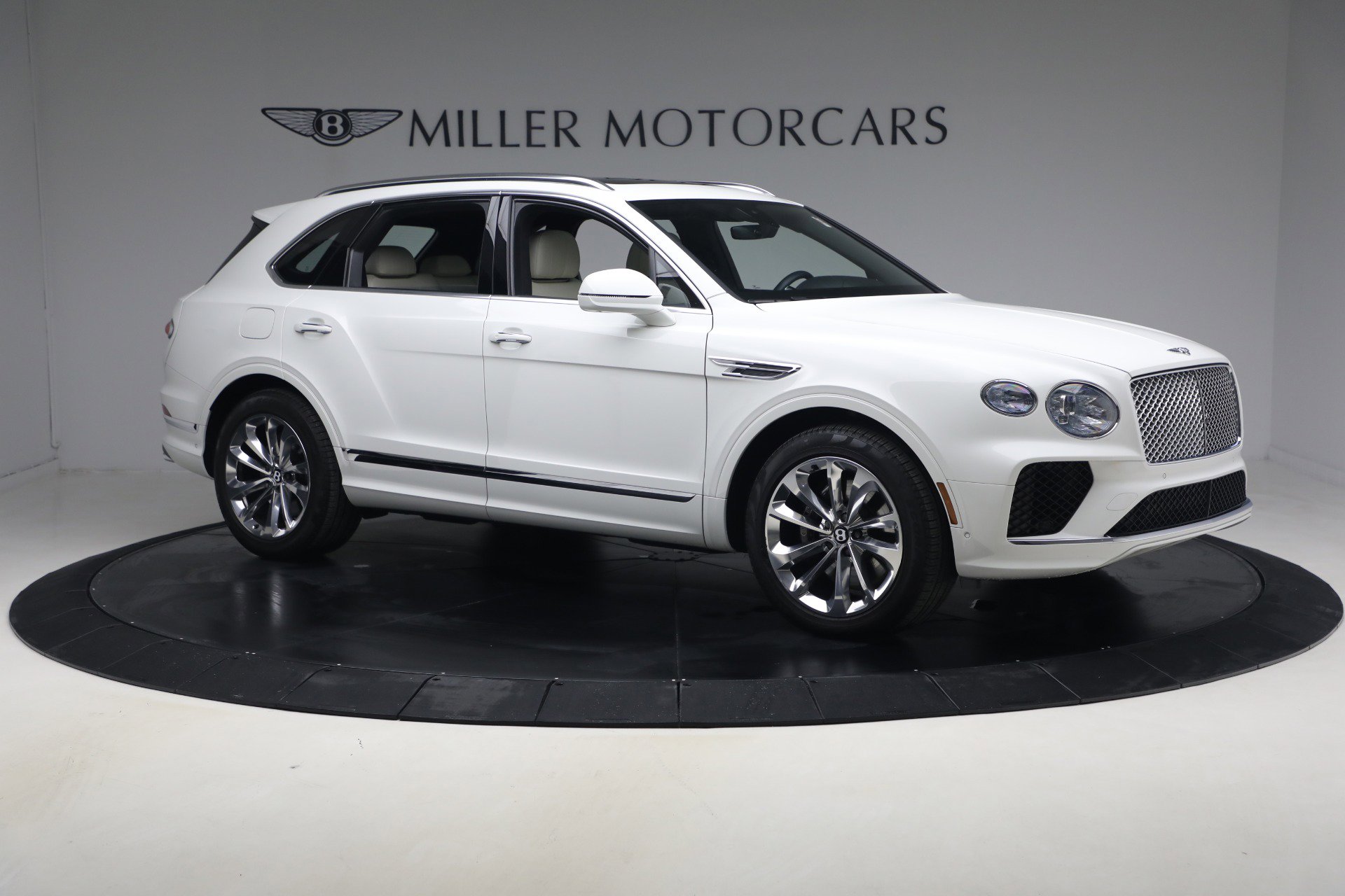 Used 2023 Bentley Bentayga image 10