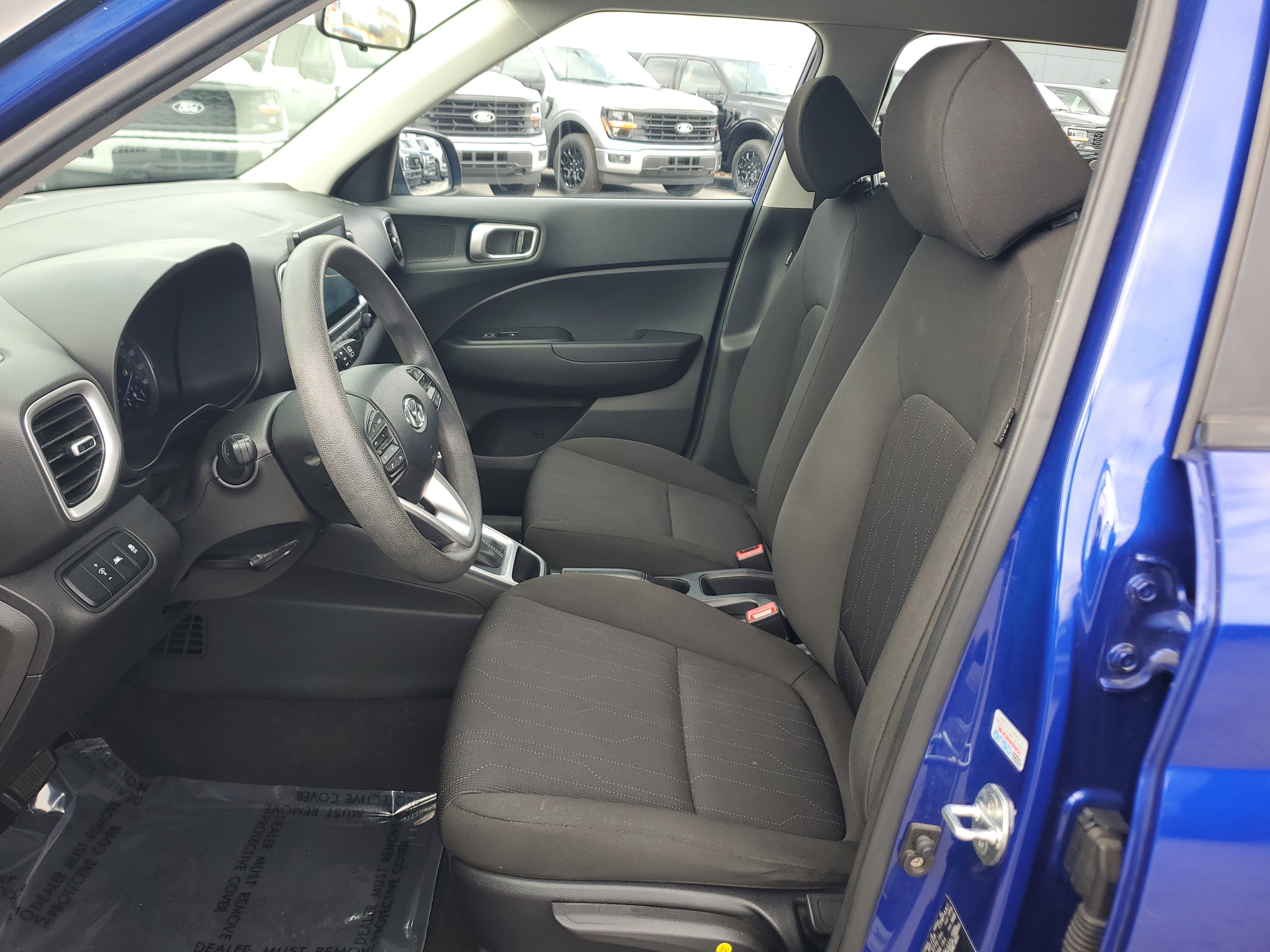 Used 2021 Hyundai Venue SE FWD image 11