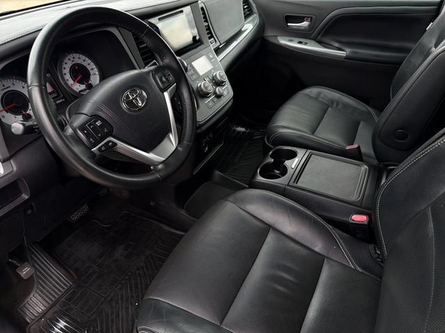 Used 2015 Toyota Sienna SE FWD image 11