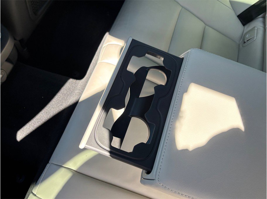 Used 2024 Volvo V60 B5 Cross Country Ultimate w/ Climate Package image 45