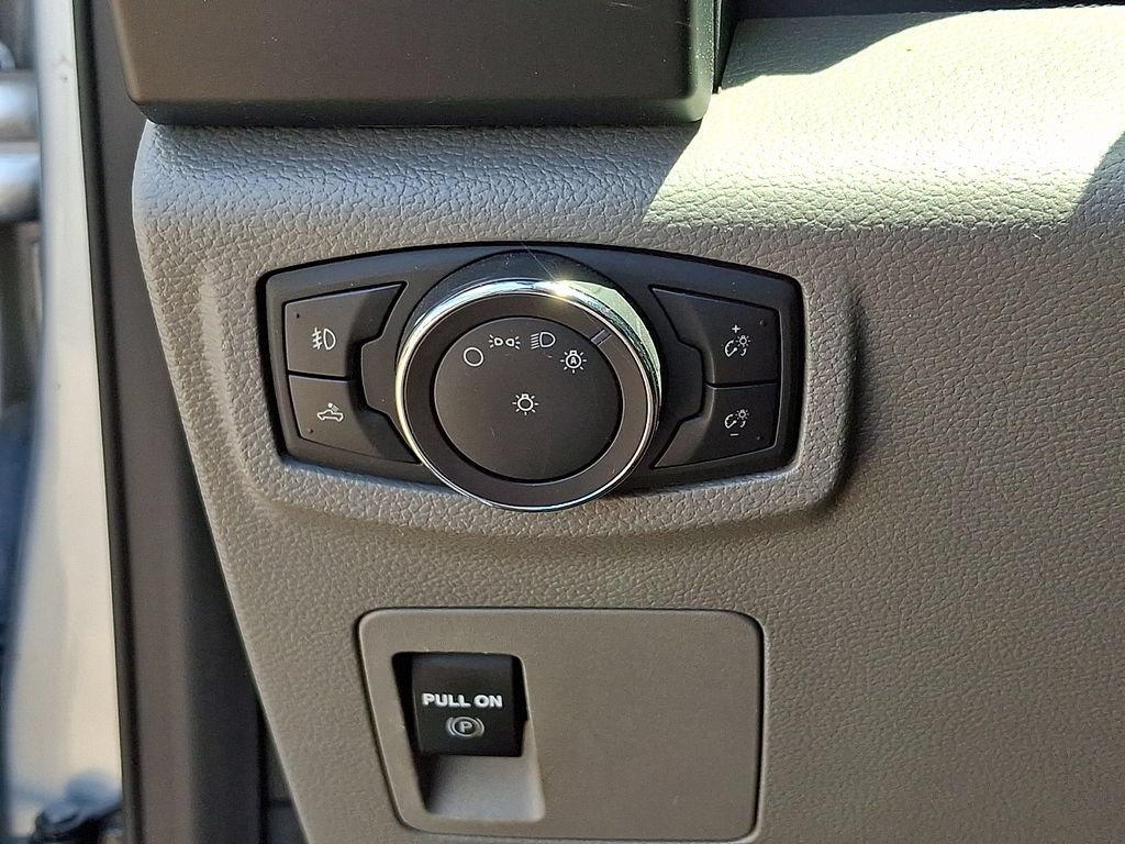 Used 2018 Ford F150 XL w/ Equipment Group 101A Mid AWD/4WD image 24