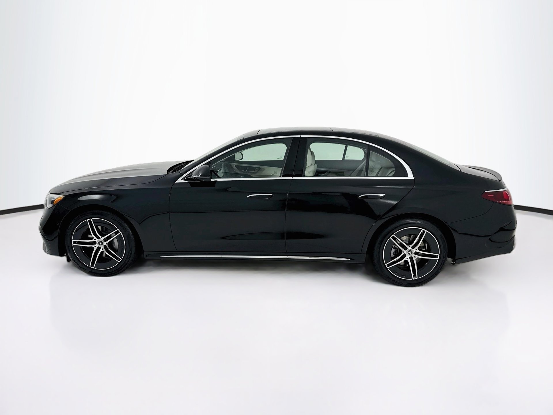 New 2027 Mercedes-Benz E 350 4MATIC Sedan image 5