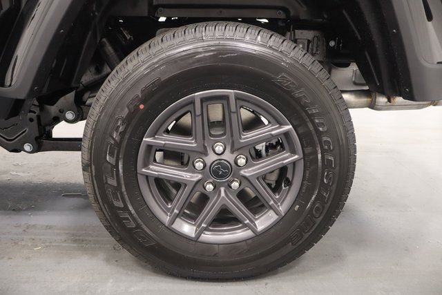 New 2025 Jeep Gladiator Sport AWD/4WD image 23
