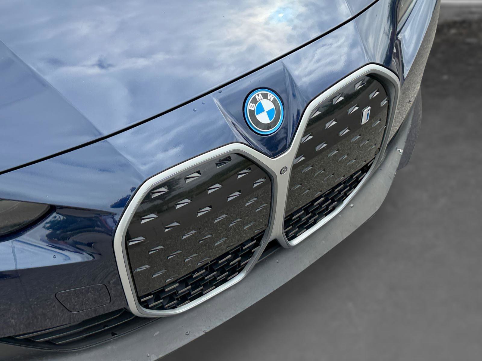 Used 2023 BMW i4 eDrive35 w/ Premium Package RWD image 55
