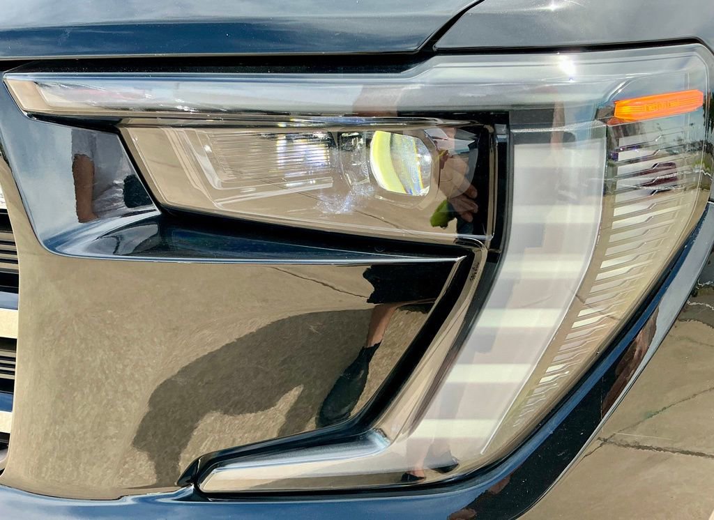 Used 2025 GMC Acadia Elevation image 10