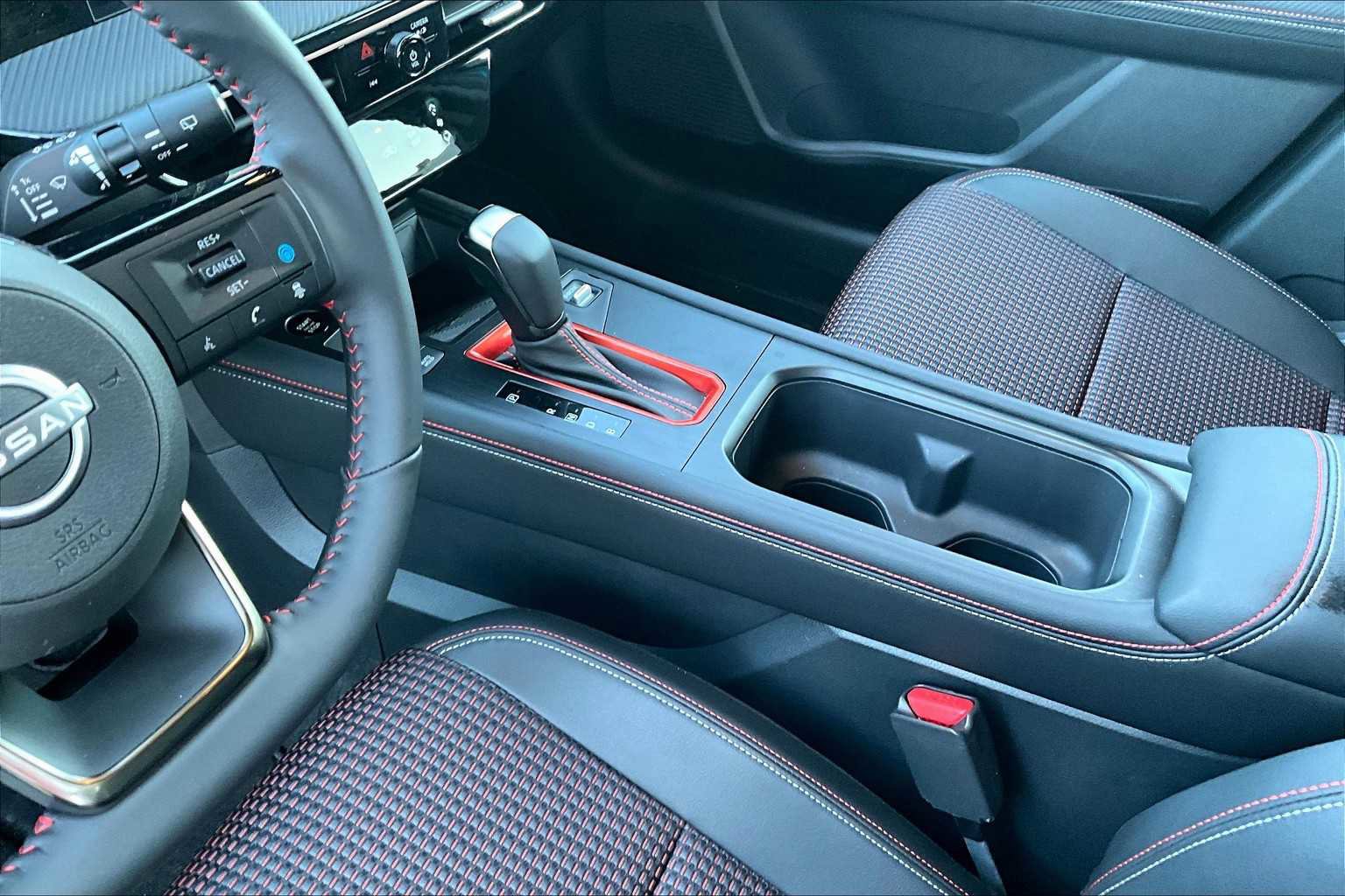 New 2025 Nissan Kicks SR w/ Illumination Package image 7