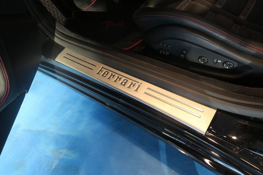 Used 2013 Ferrari California RWD image 13