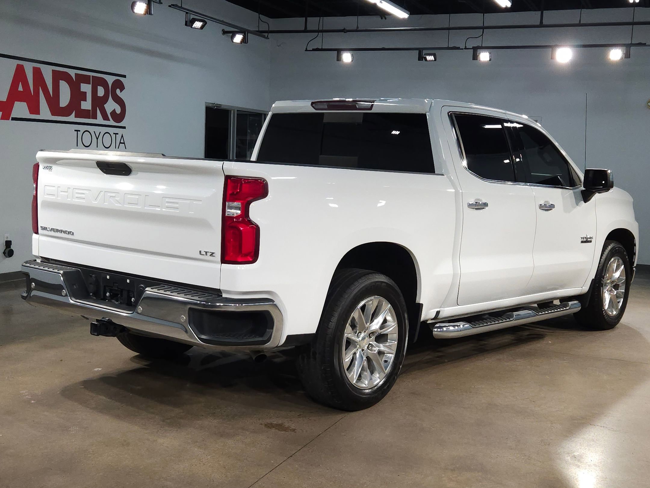 Used 2019 Chevrolet Silverado 1500 LTZ w/ LTZ Texas Edition image 7
