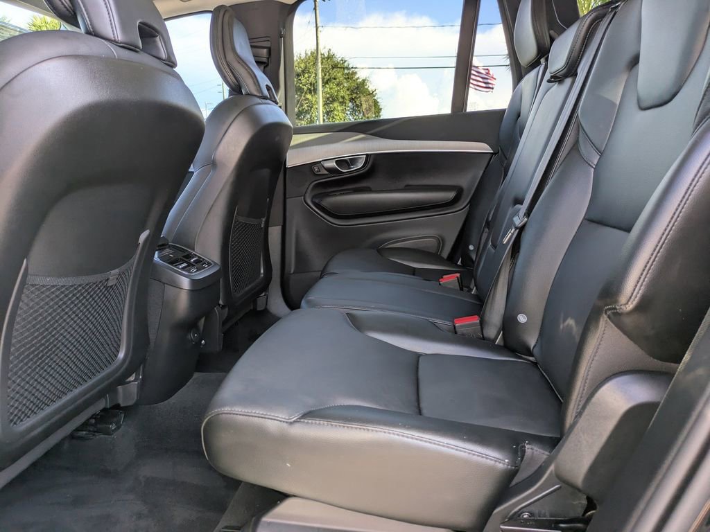 Used 2022 Volvo XC90 T5 Momentum w/ Protection Package Premier image 16
