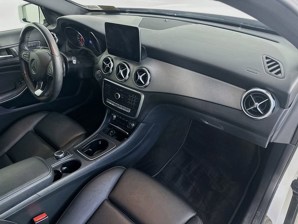 Used 2020 Mercedes-Benz GLA 250 w/ Premium Package image 30