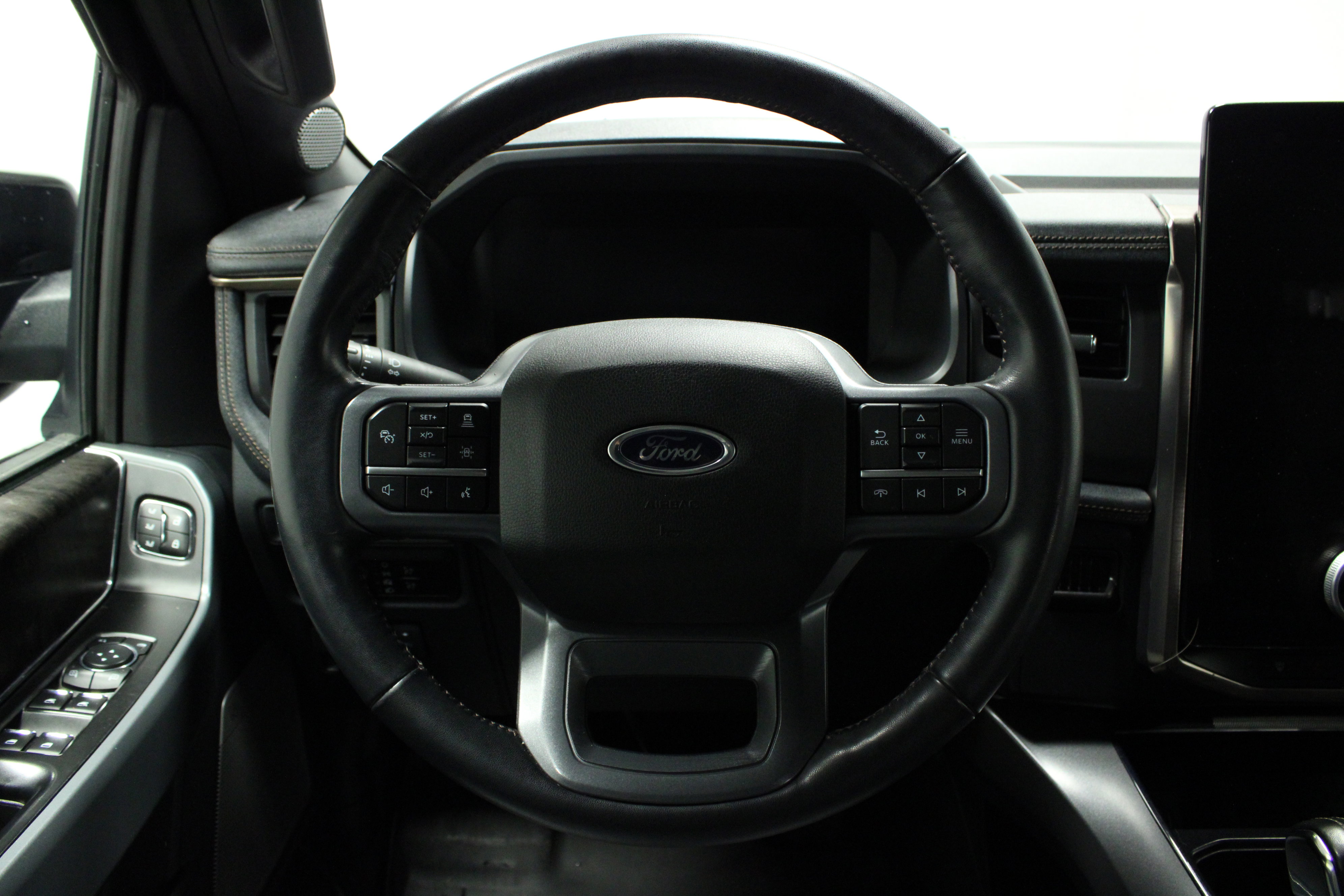 Used 2023 Ford F150 Lightning Lariat image 20