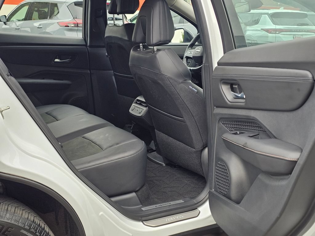 Used 2024 Nissan Ariya AWD image 14