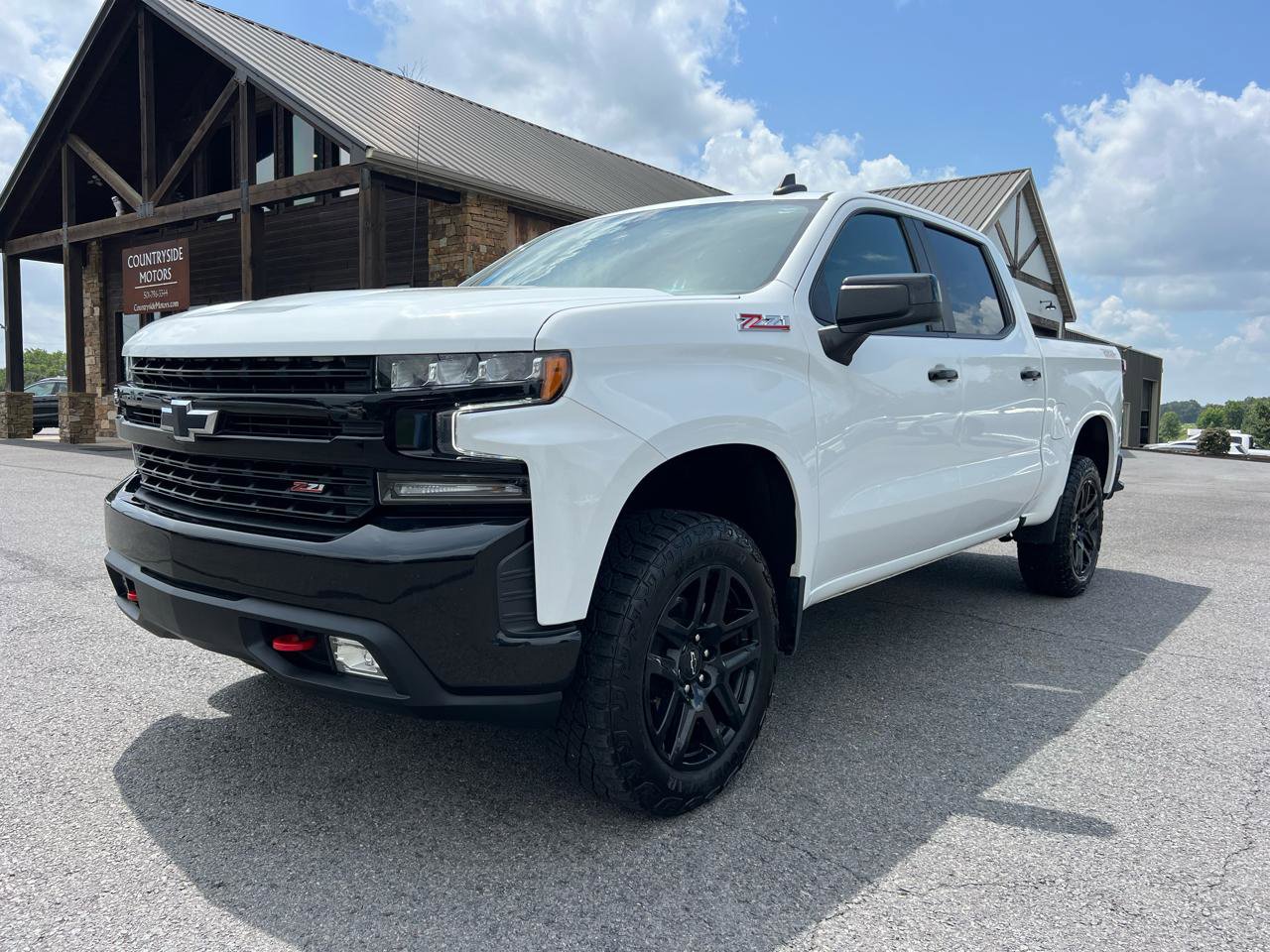 Used 2022 Chevrolet Silverado 1500 LT Trail Boss w/ Convenience Package II AWD/4WD image 2
