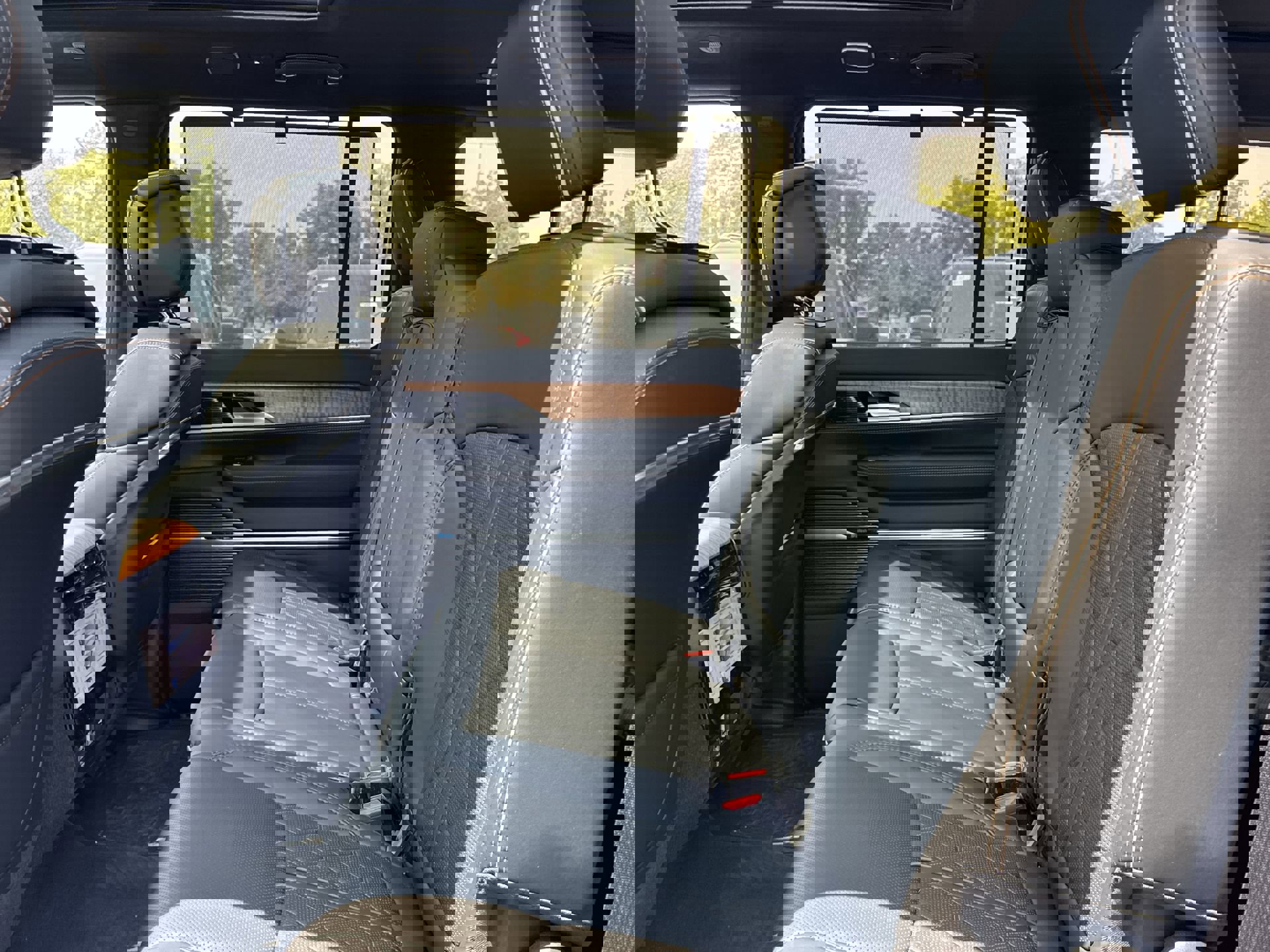 New 2024 Jeep Grand Wagoneer Series III w/ Flexible Seating Group image 31