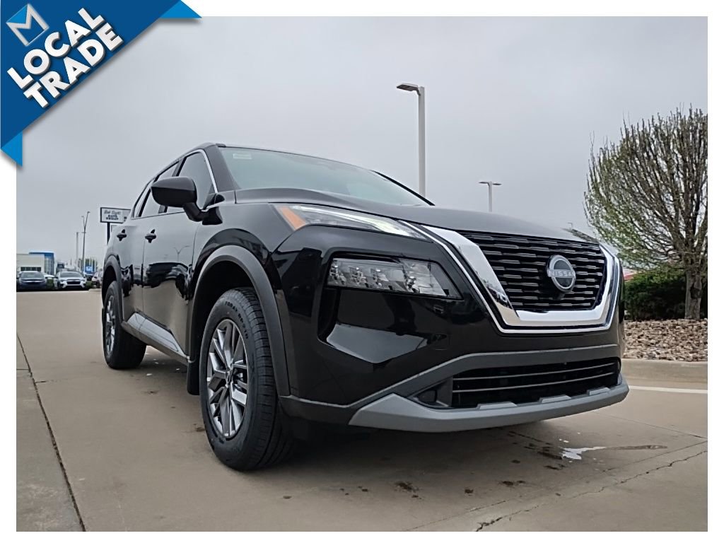 Used 2023 Nissan Rogue S AWD/4WD image 4